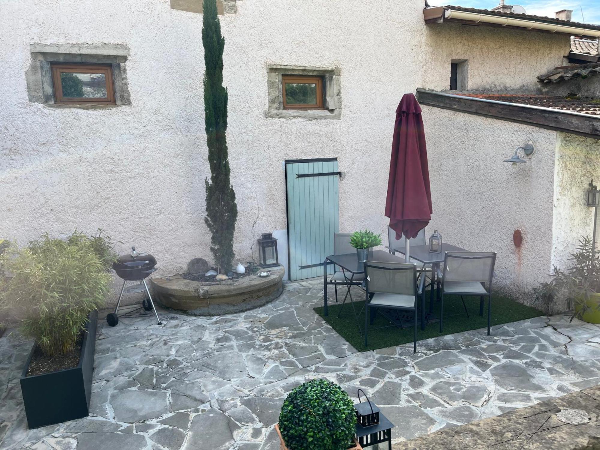 Le Charles IX Apartment Roussillon  Exterior photo
